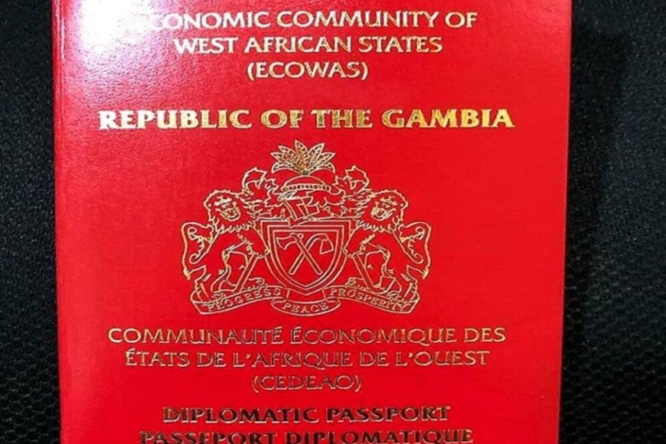 La Gambie dément l’émission de 20 000 passeports diplomatiques
