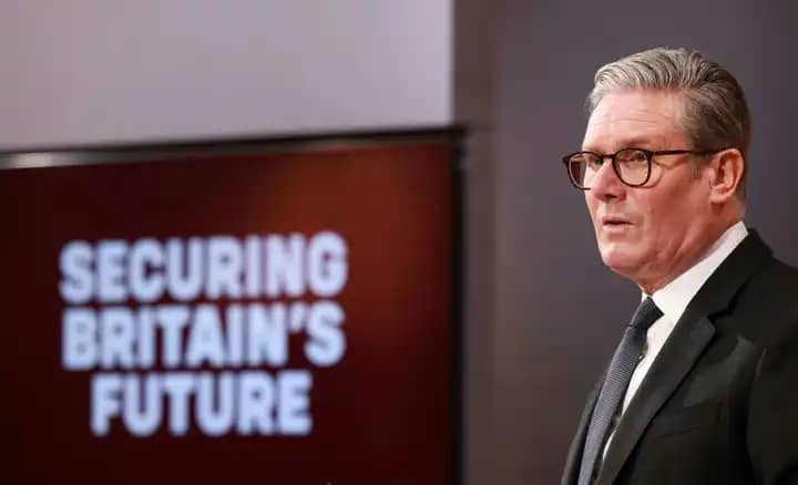 Le gouvernement durcit ses plans d'immigration face à la montée de l'extrême droite
